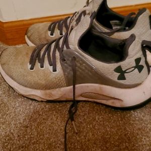 Under armor HOVR RISE